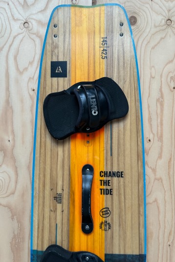 Harlem Kitesurfing-Wood Kiteboard (2nd)