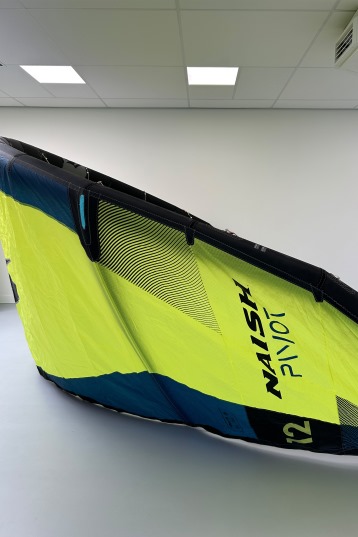 Naish-Pivot 2025 Kite (DEMO)