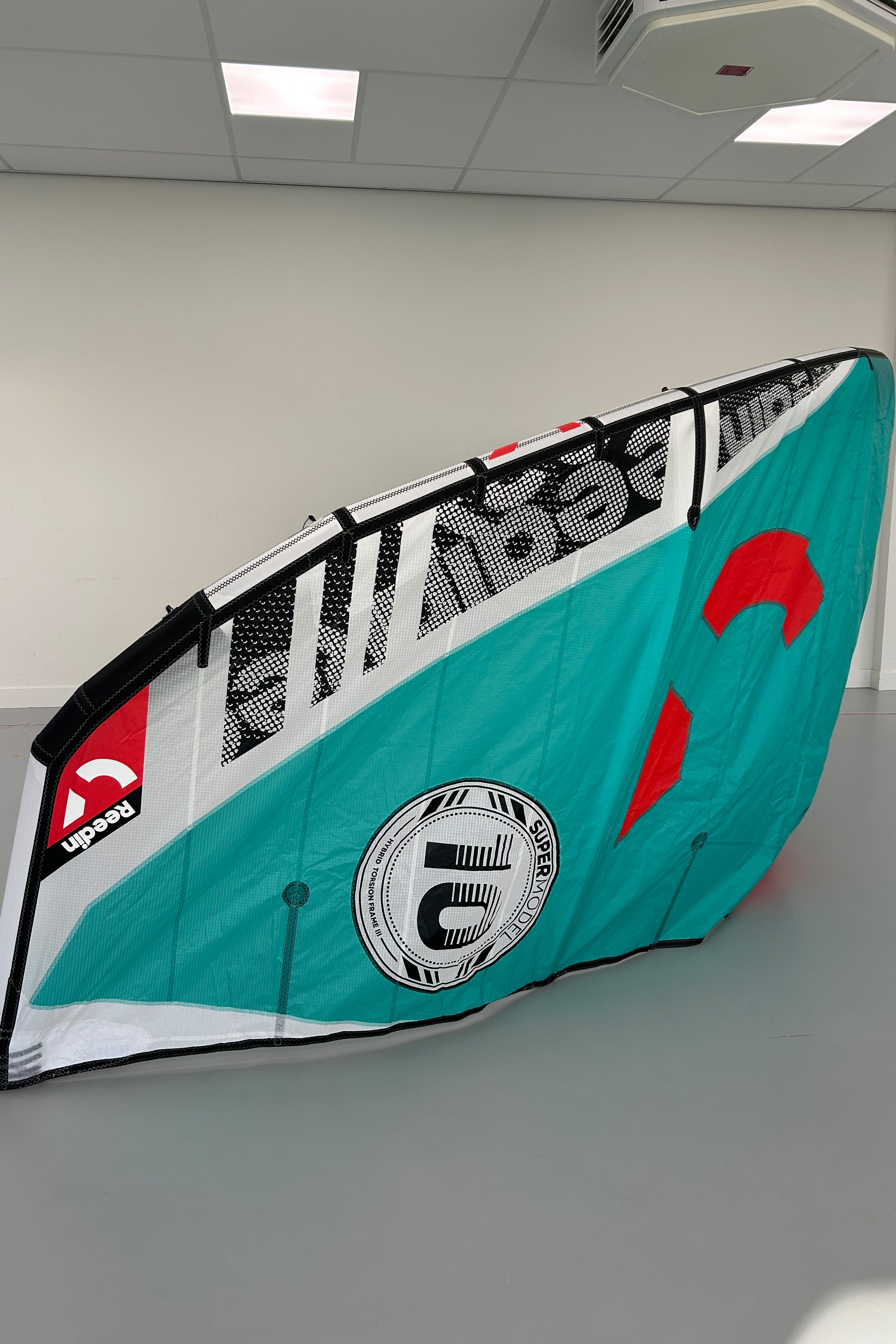 Duotone Kiteboarding-Super Model 2025 Kite (DEMO)