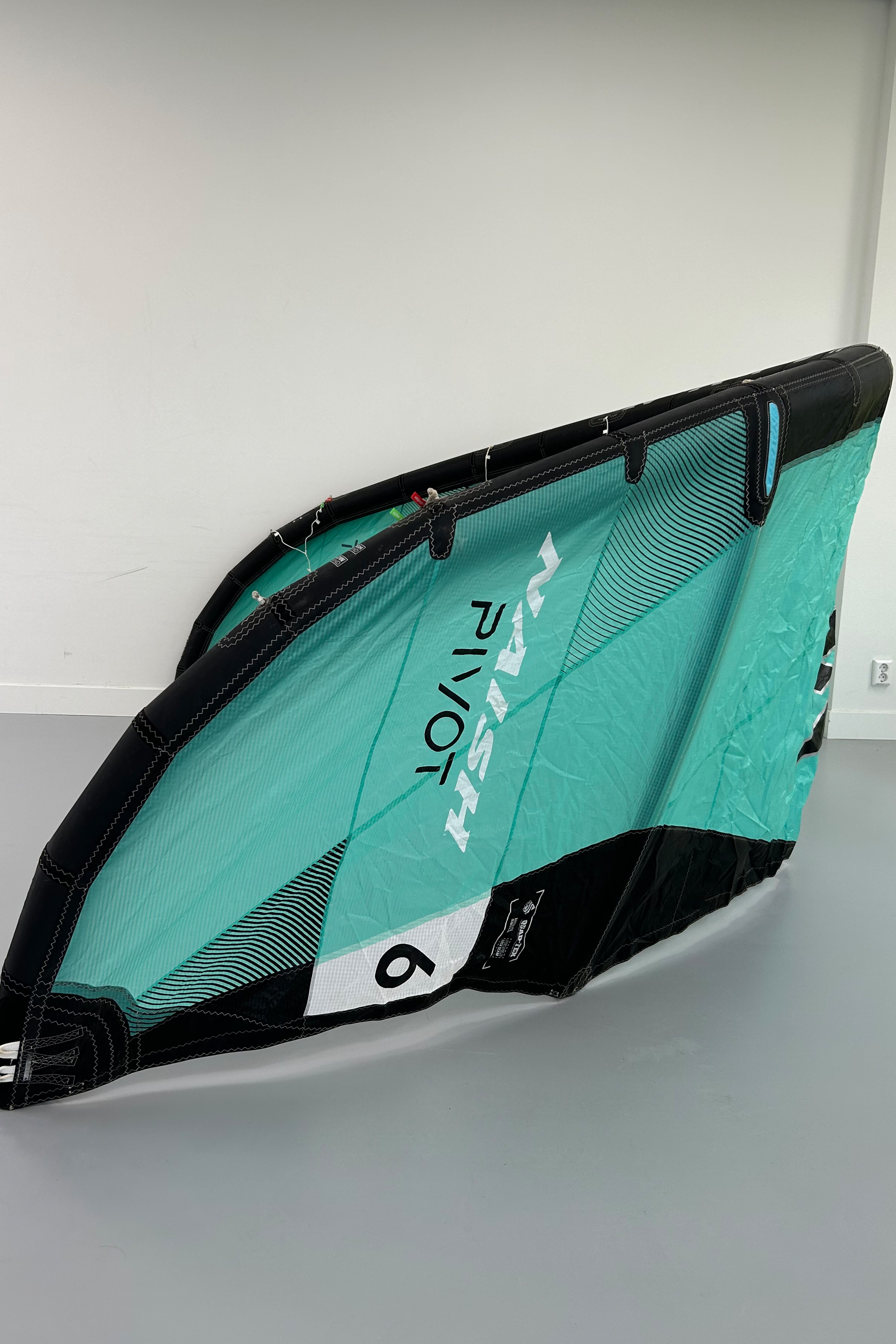 Naish-Pivot 2025 Kite (DEMO)