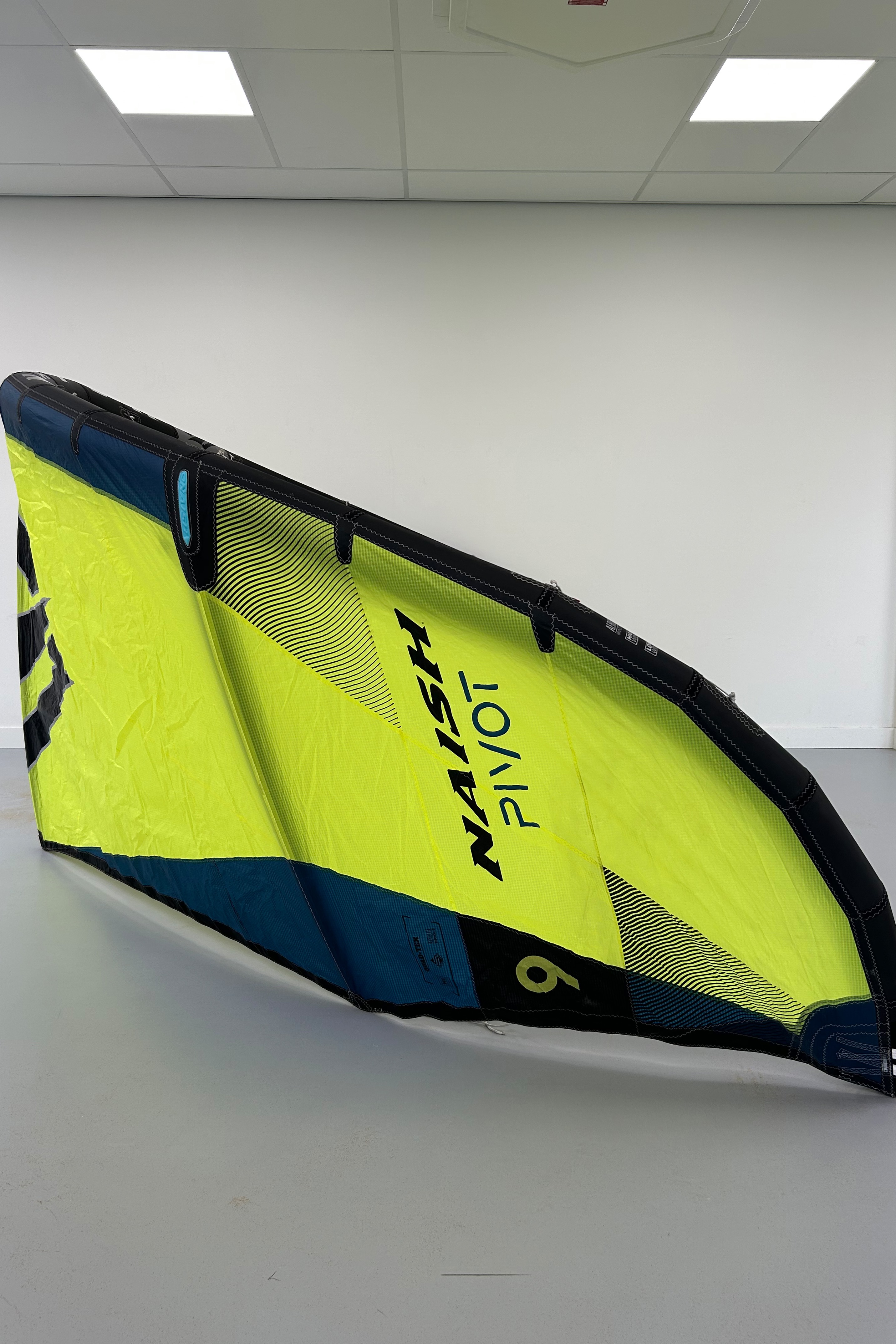 Naish-Pivot 2025 Kite (DEMO)