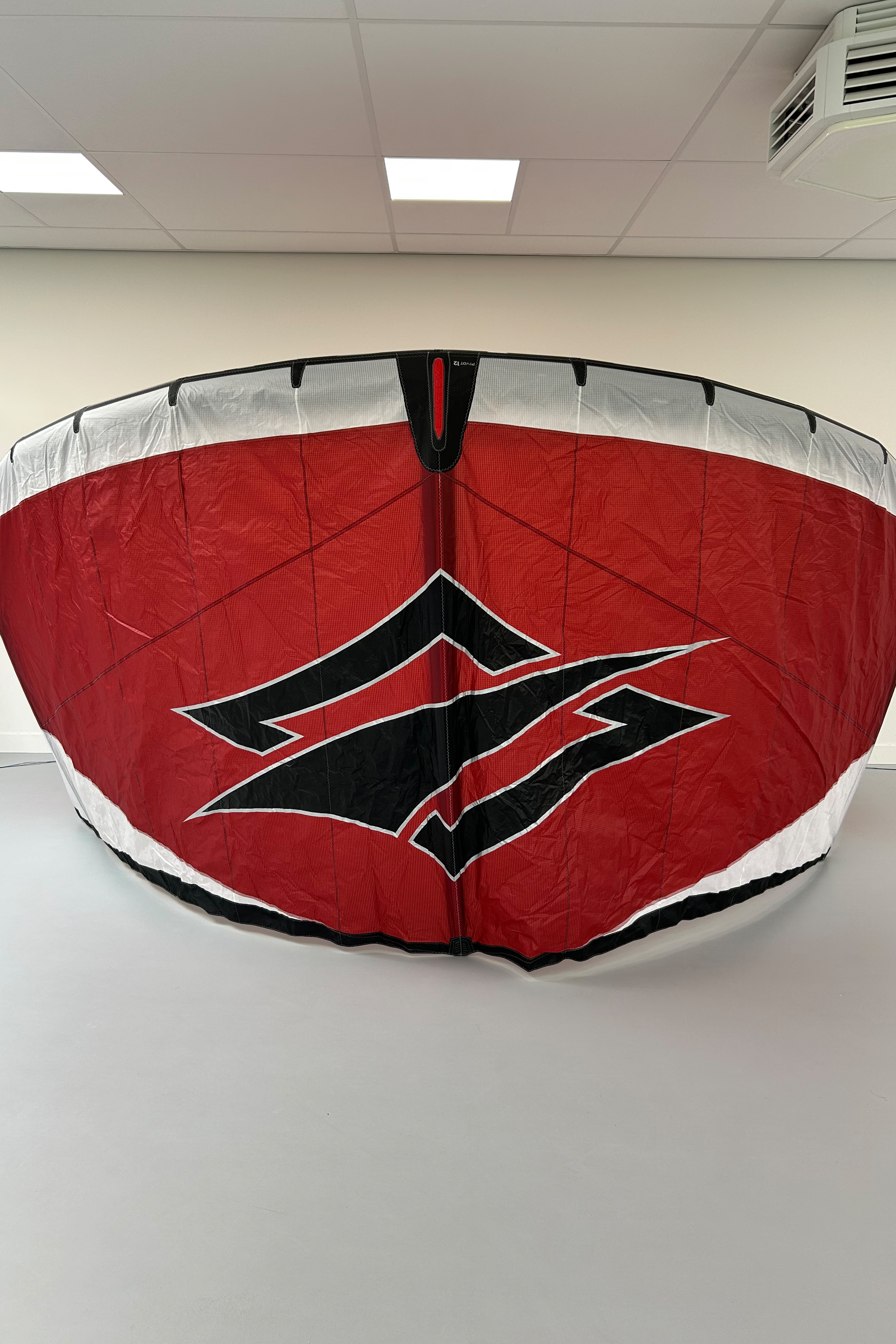 Naish-Pivot 2025 Kite (DEMO)