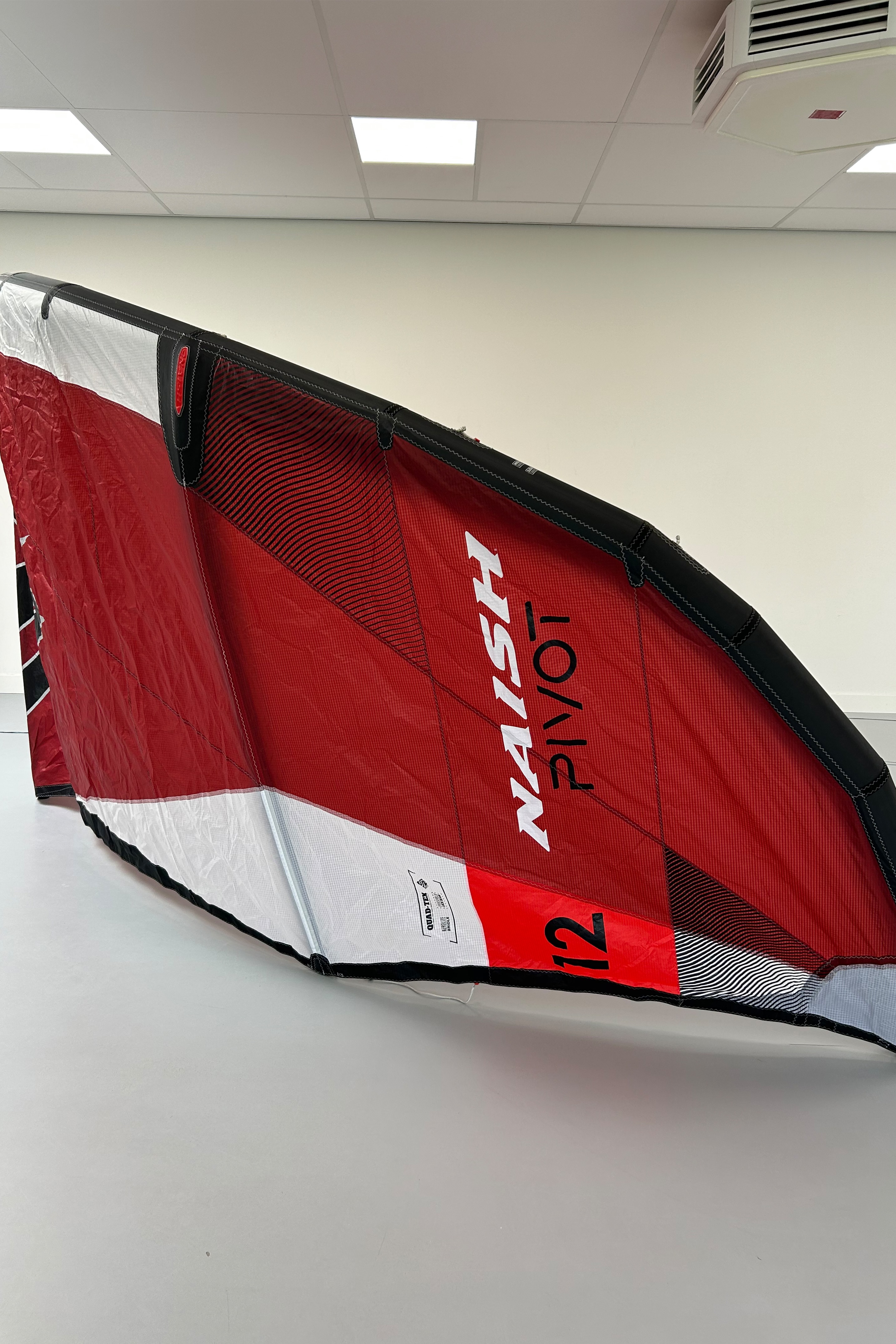 Naish-Pivot 2025 Kite (DEMO)